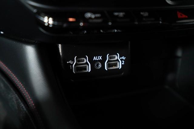 Photo of 2024 DB Black Crystal Clearcoat Dodge Durango