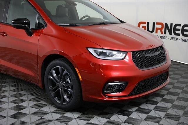 Photo of 2026 Red Chrysler Pacifica