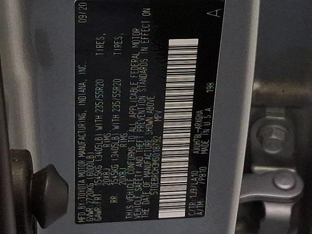 Photo of 2021 Celestial Silver Metallic Toyota Highlander Hybrid