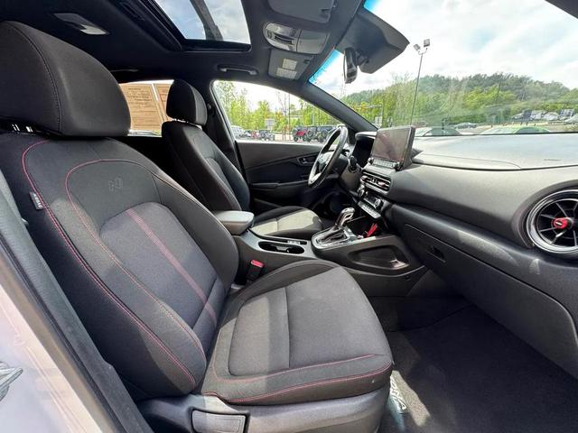 Photo of 2022 Lunar White Hyundai KONA