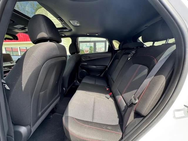 Photo of 2022 Lunar White Hyundai KONA