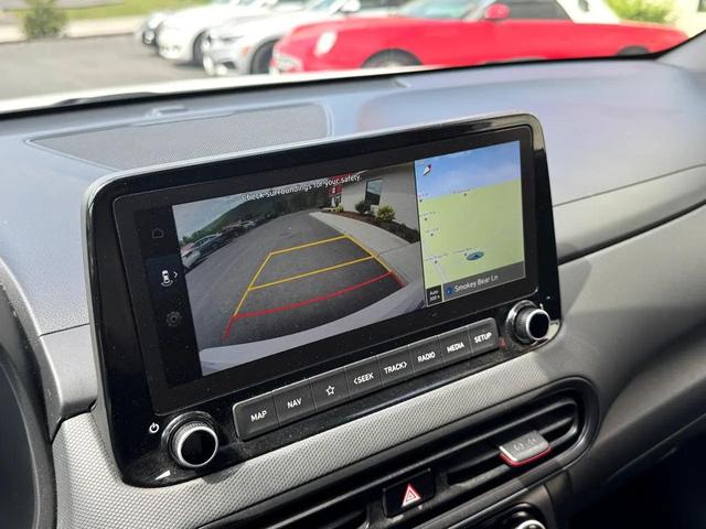 Photo of 2022 Lunar White Hyundai KONA