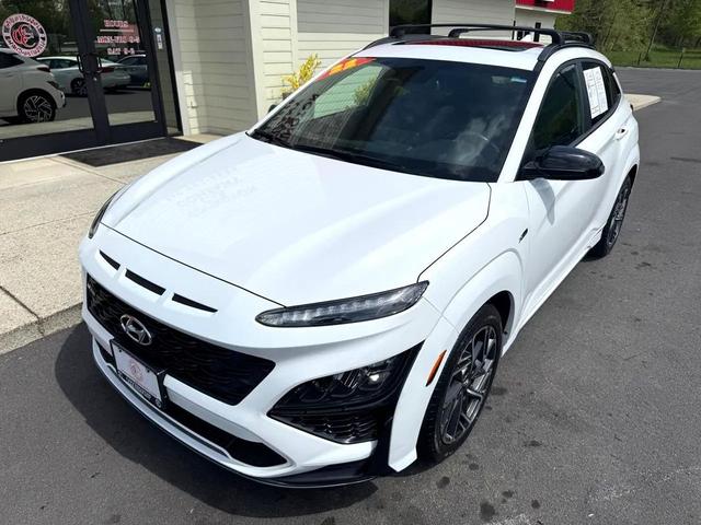 Photo of 2022 Lunar White Hyundai KONA
