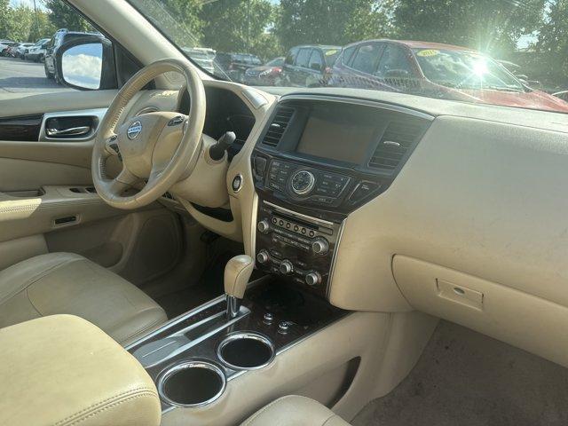 Photo of 2015 Java Metallic Nissan Pathfinder
