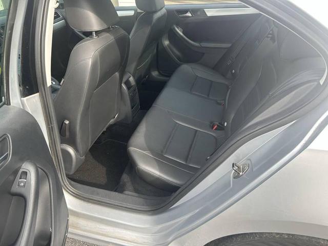 Photo of 2013 Reflex Silver Metallic Volkswagen Jetta