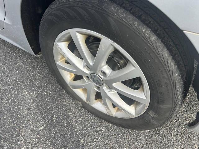 Photo of 2013 Reflex Silver Metallic Volkswagen Jetta