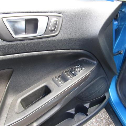 Photo of 2018 Blue Candy Metallic Tinted Clearcoat Ford EcoSport