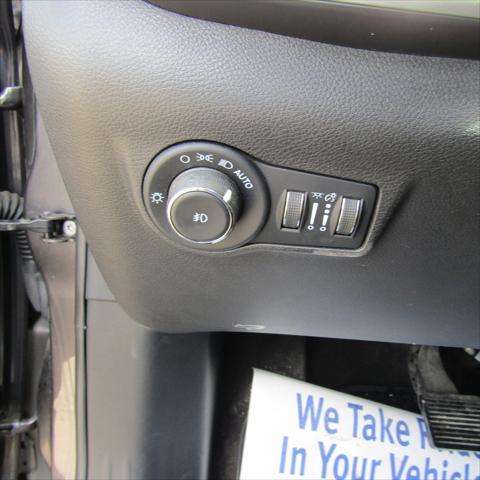 Photo of 2022 Granite Crystal Metallic Clearcoat Jeep Compass