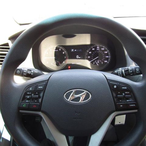 Photo of 2018 Molten Silver Hyundai TUCSON
