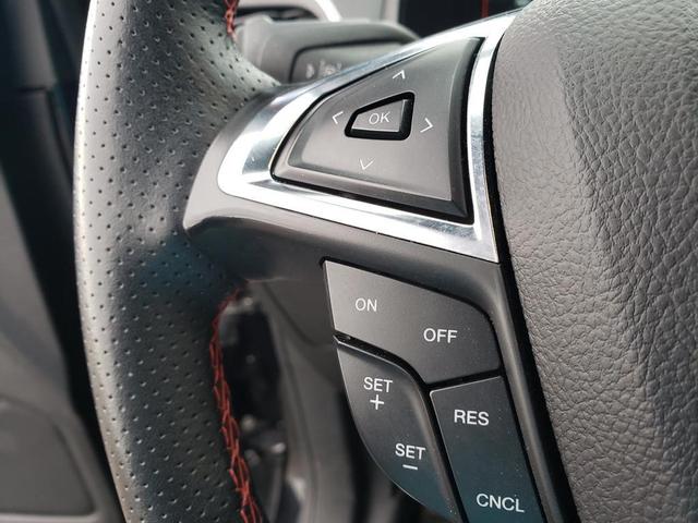 Photo of 2022 Agate Black Metallic Ford Edge