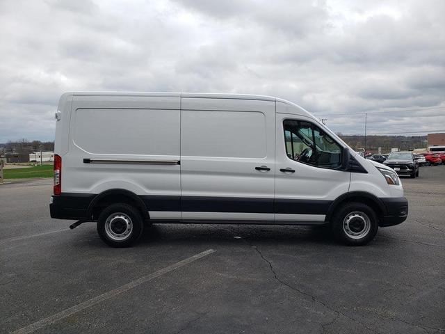Photo of 2025 Oxford White Ford Transit-250