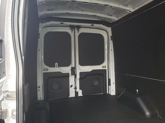 Photo of 2025 Oxford White Ford Transit-250
