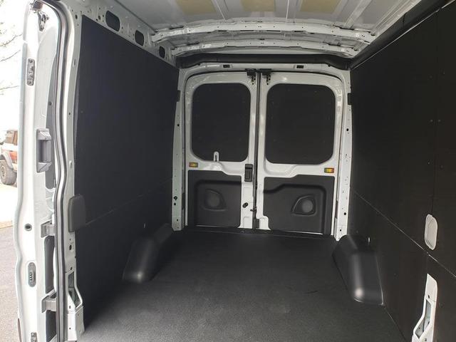 Photo of 2025 Oxford White Ford Transit-250