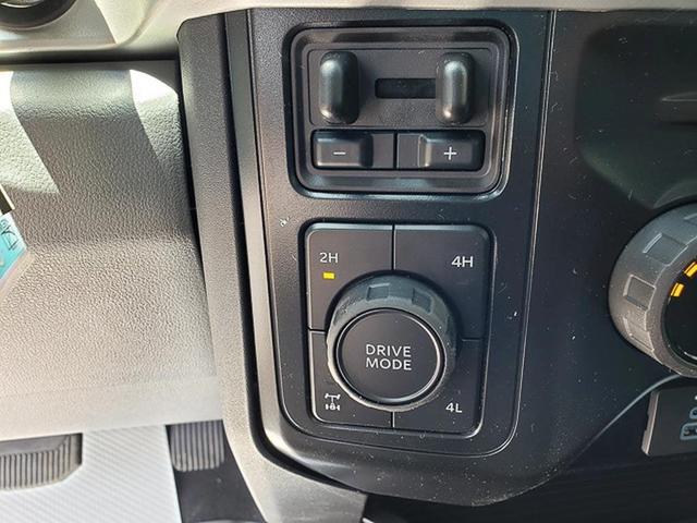 Photo of 2025 Oxford White Ford F-350