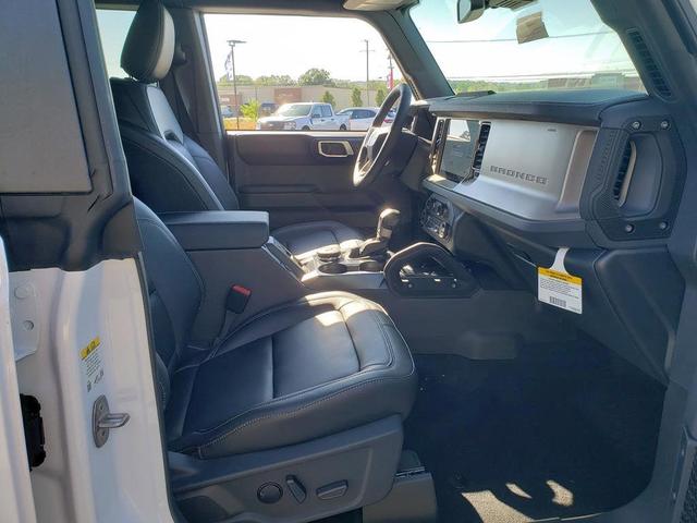 Photo of 2025 Oxford White Ford Bronco