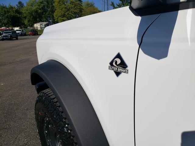 Photo of 2025 Oxford White Ford Bronco