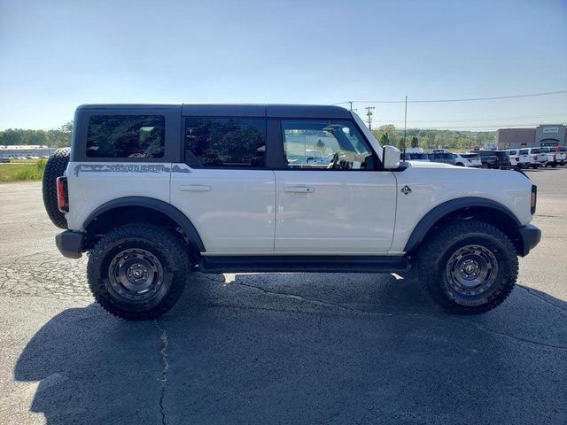 Photo of 2025 Oxford White Ford Bronco