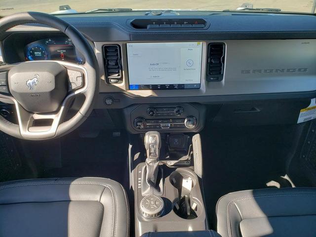 Photo of 2025 Oxford White Ford Bronco