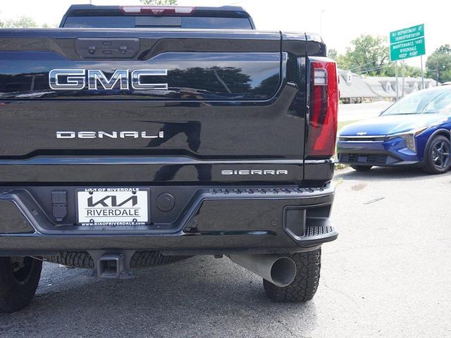 Photo of 2024 Onyx Black GMC Sierra 3500