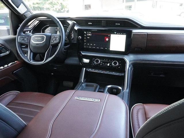 Photo of 2024 Onyx Black GMC Sierra 3500