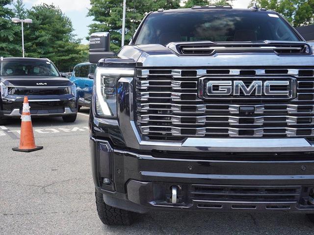 Photo of 2024 Onyx Black GMC Sierra 3500