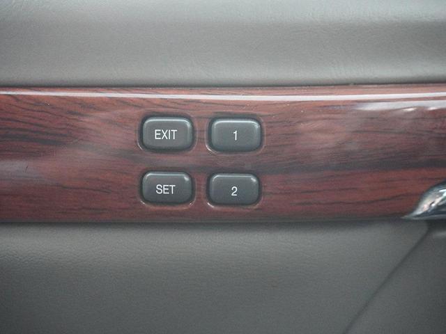 Photo of 2002 Sable Black Cadillac DeVille