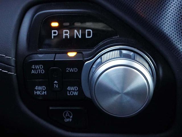 Photo of 2021 Ivory Tri-Coat Pearl RAM 1500