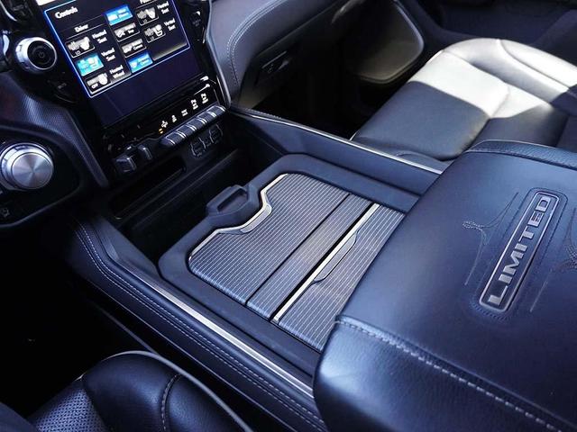 Photo of 2021 Ivory Tri-Coat Pearl RAM 1500