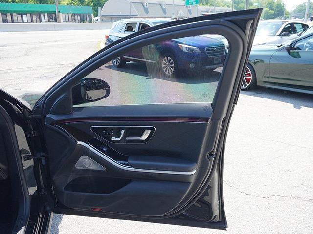 Photo of 2021 Black Mercedes-Benz S-Class