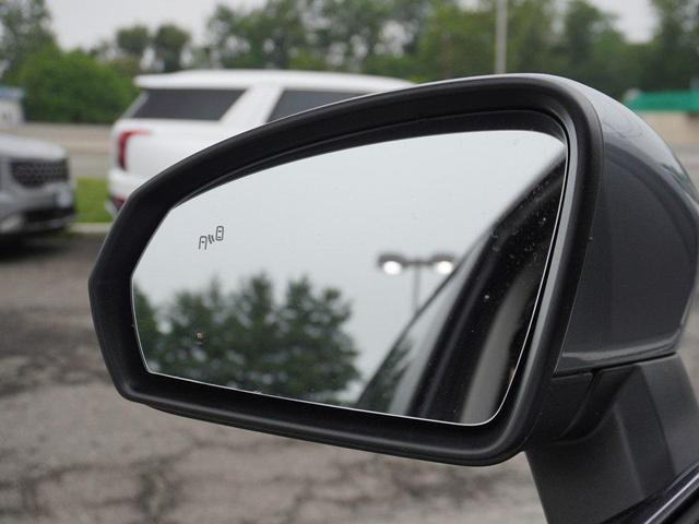 Photo of 2022 Pyrite Silver Metallic Volkswagen Taos