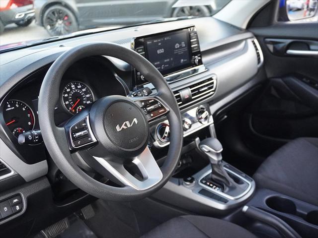 Photo of 2023 Neptune Blue Kia Seltos