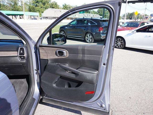 Photo of 2022 Everlasting Silver Kia Sorento