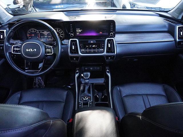 Photo of 2022 Everlasting Silver Kia Sorento