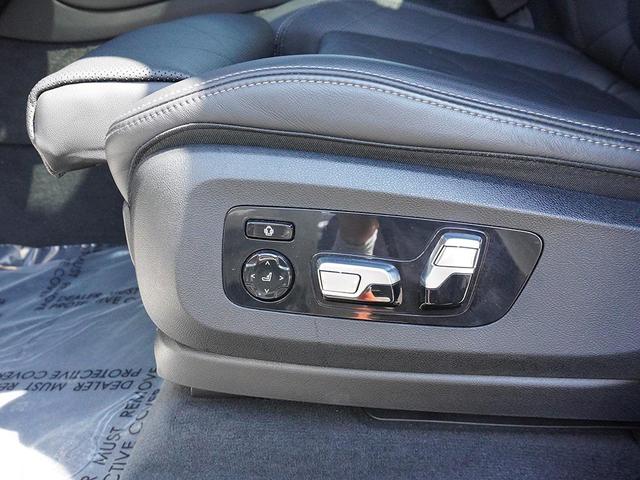 Photo of 2023 Carbon Black Metallic BMW X5