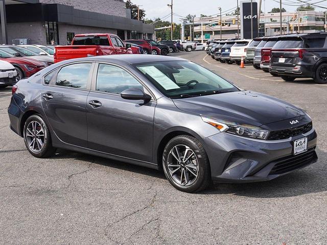 Photo of 2023 Gravity Gray Kia Forte
