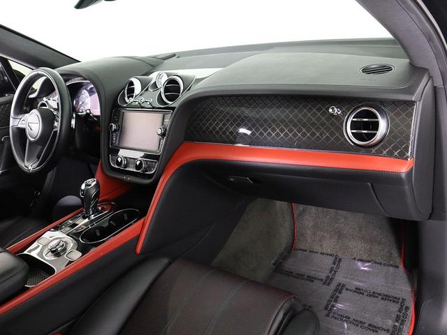 Photo of 2020 Black Bentley Bentayga