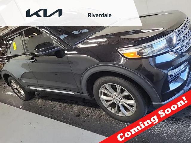 Photo of 2022 Black Metallic Ford Explorer