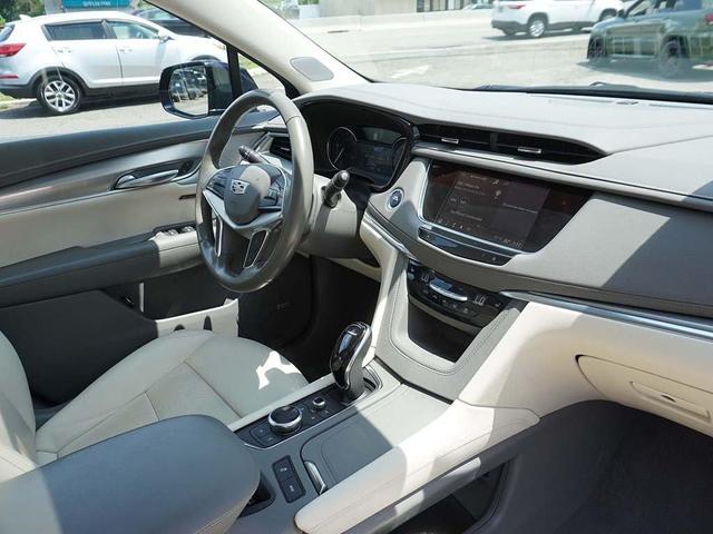 Photo of 2022 Dark Moon Blue Metallic Cadillac XT5