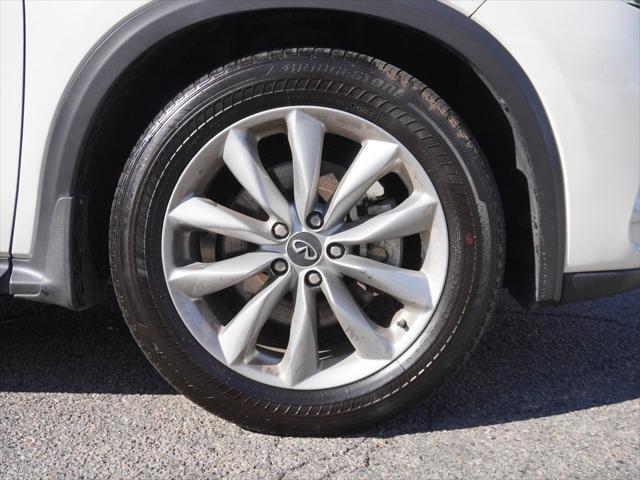 Photo of 2022 Majestic White INFINITI QX50