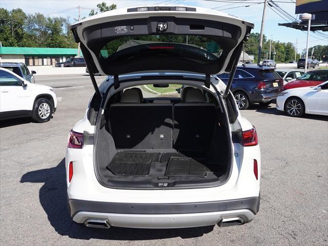 Photo of 2022 Majestic White INFINITI QX50