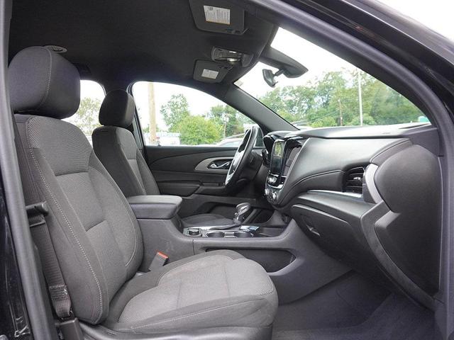 Photo of 2023 Mosaic Black Metallic Chevrolet Traverse