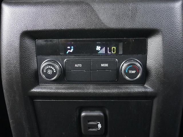 Photo of 2023 Mosaic Black Metallic Chevrolet Traverse