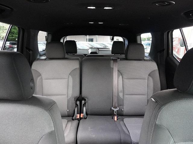 Photo of 2023 Mosaic Black Metallic Chevrolet Traverse