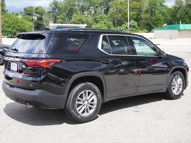 Photo of 2023 Mosaic Black Metallic Chevrolet Traverse