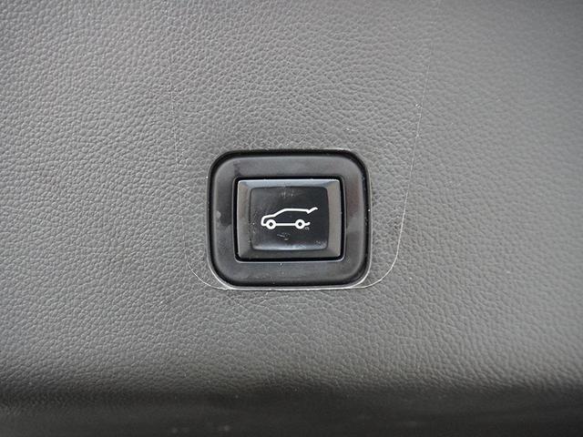 Photo of 2023 Mosaic Black Metallic Chevrolet Traverse