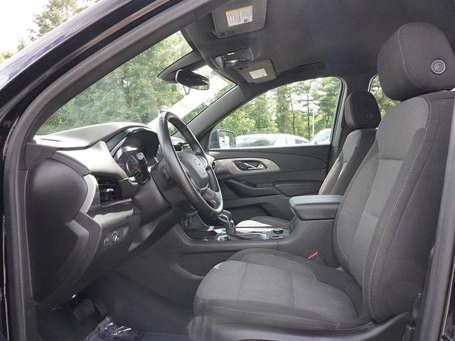 Photo of 2023 Mosaic Black Metallic Chevrolet Traverse
