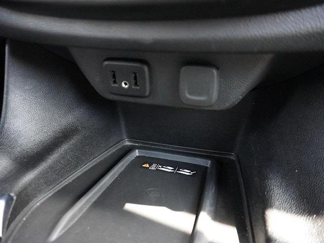 Photo of 2023 Mosaic Black Metallic Chevrolet Traverse