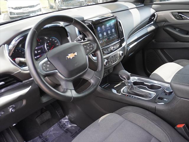 Photo of 2023 Mosaic Black Metallic Chevrolet Traverse