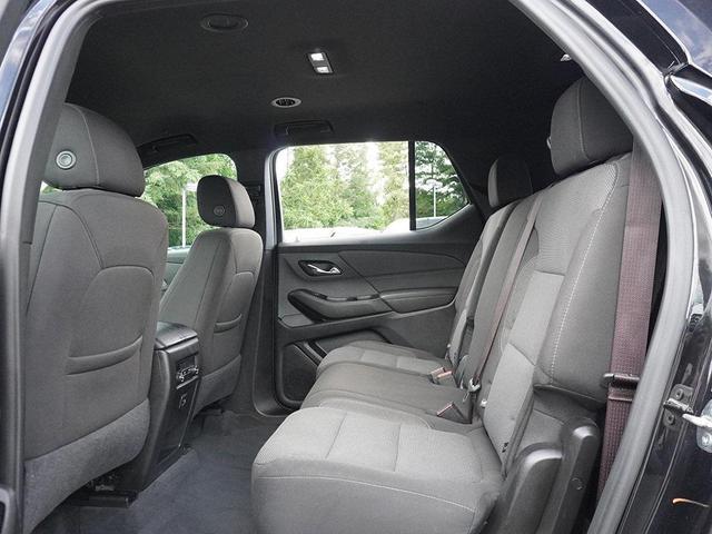 Photo of 2023 Mosaic Black Metallic Chevrolet Traverse