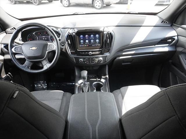 Photo of 2023 Mosaic Black Metallic Chevrolet Traverse